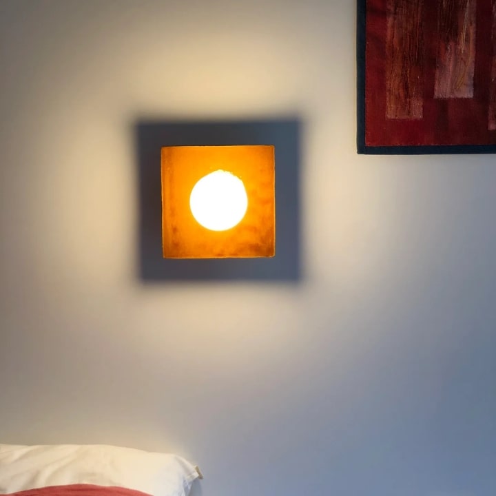 Applique Globe Tile